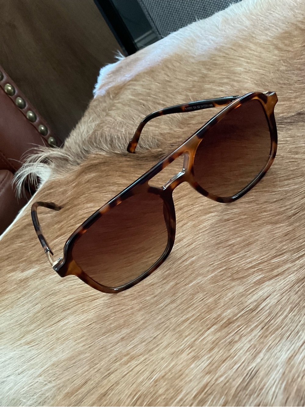 Tortoiseshell Brown Sunglasses - Classic Aviator Style